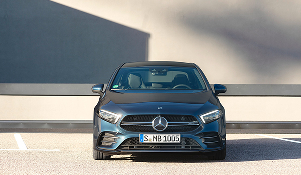 Bộ 3 xe thể thao Mercedes ra mắt tại Việt Nam